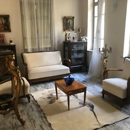 Pensiune Sari Konak Business İzmir